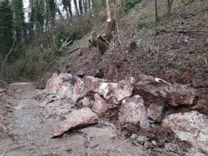 Scogliere in pietra naturale
