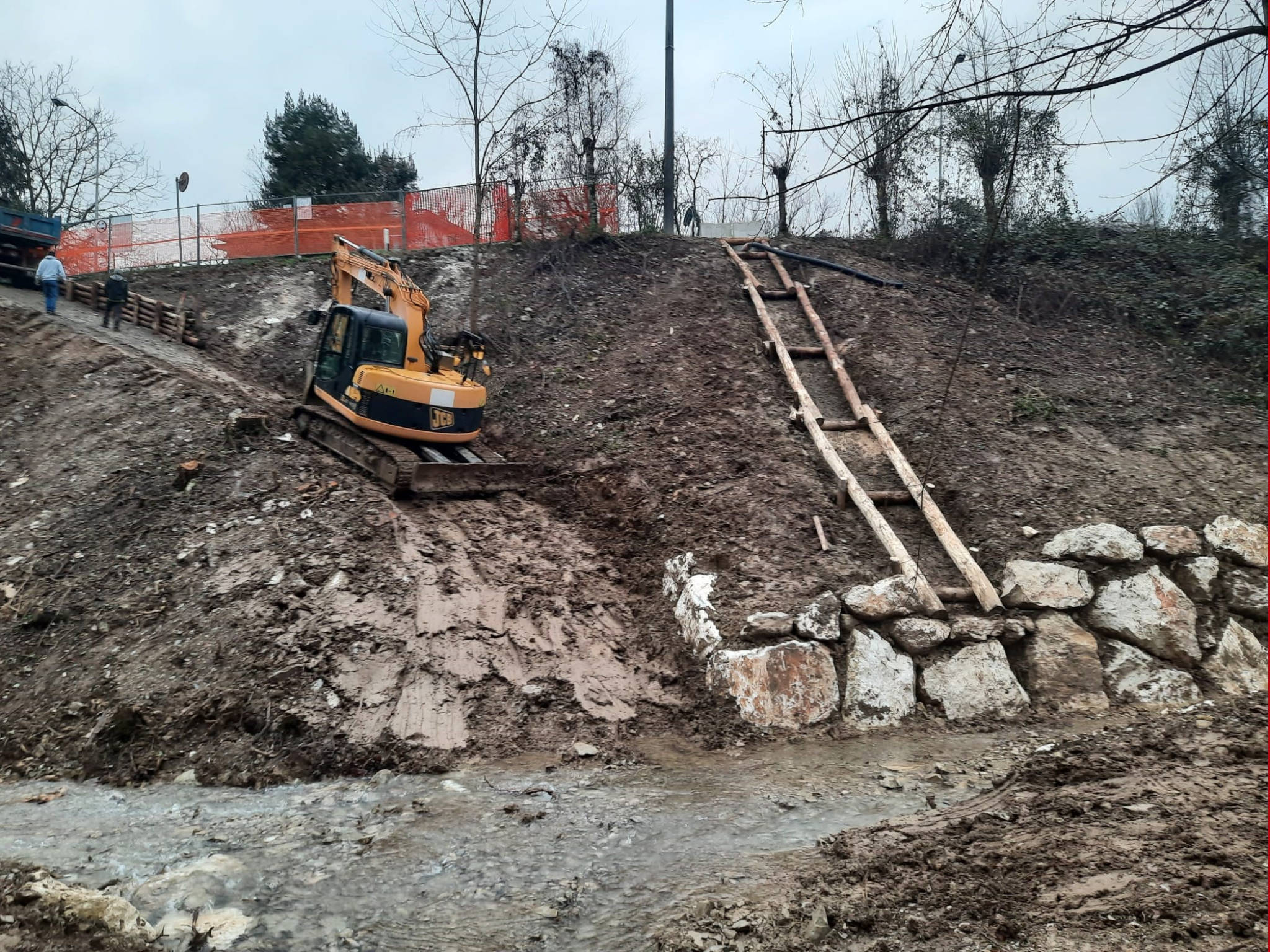 Scogliere in pietra naturale