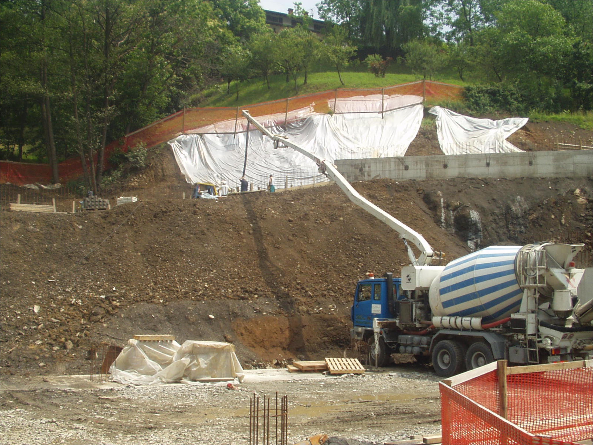 Costruzione muro di contenimento