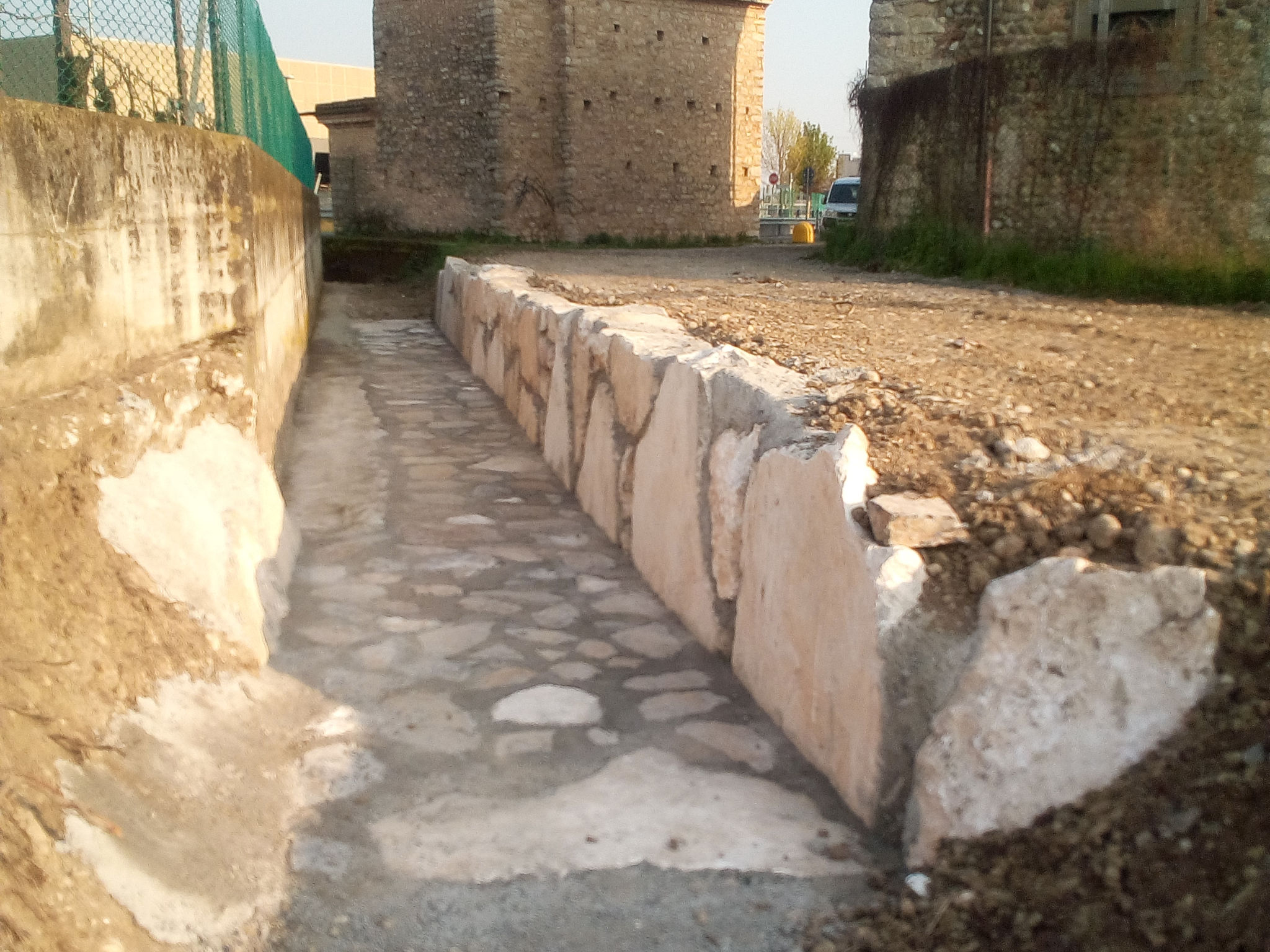 Scogliere in pietra naturale