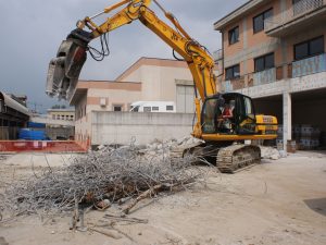 Demolizione pavimento in calcestruzzo
