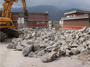 Demolizione pavimento in calcestruzzo